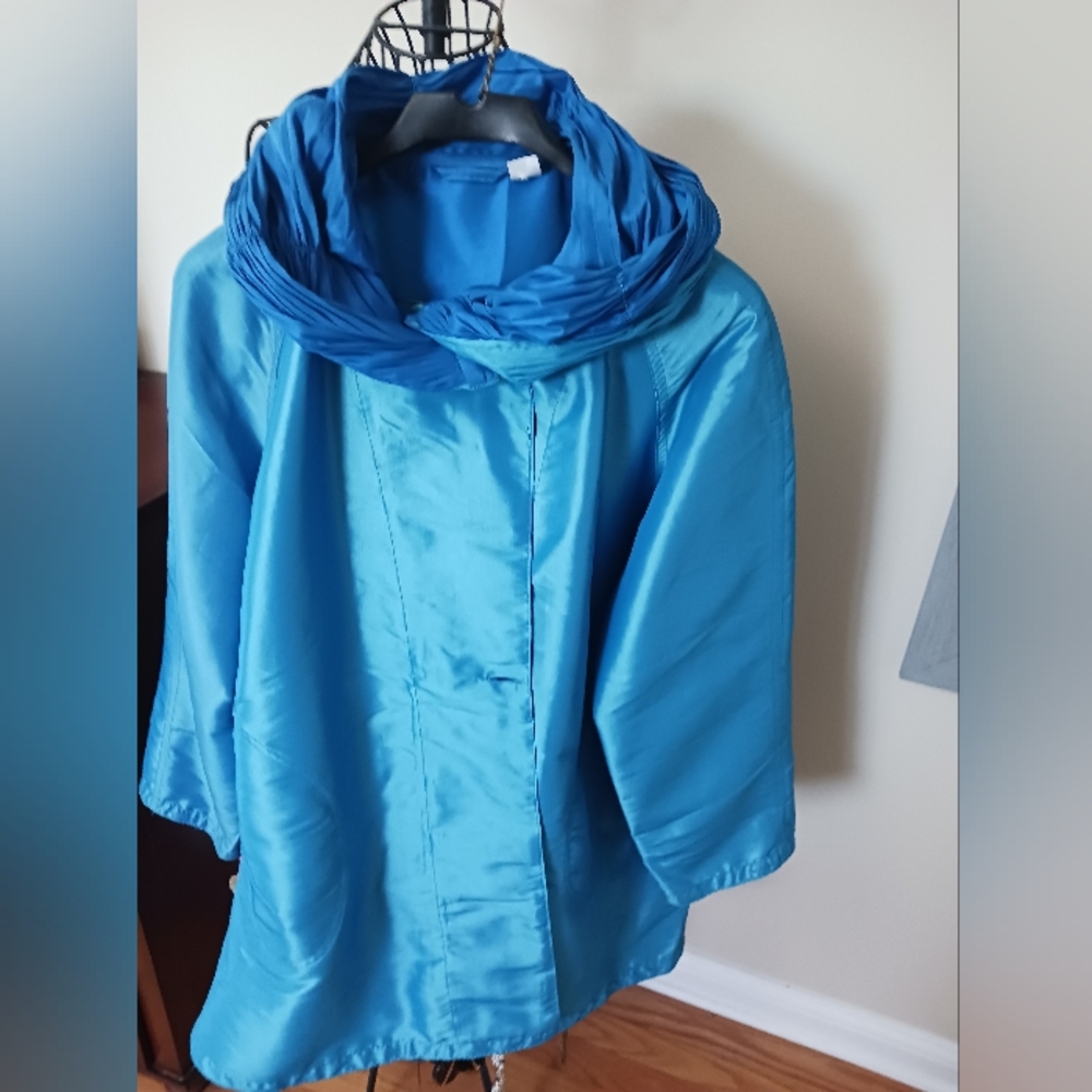 Super cute reversible car coat length raincoat